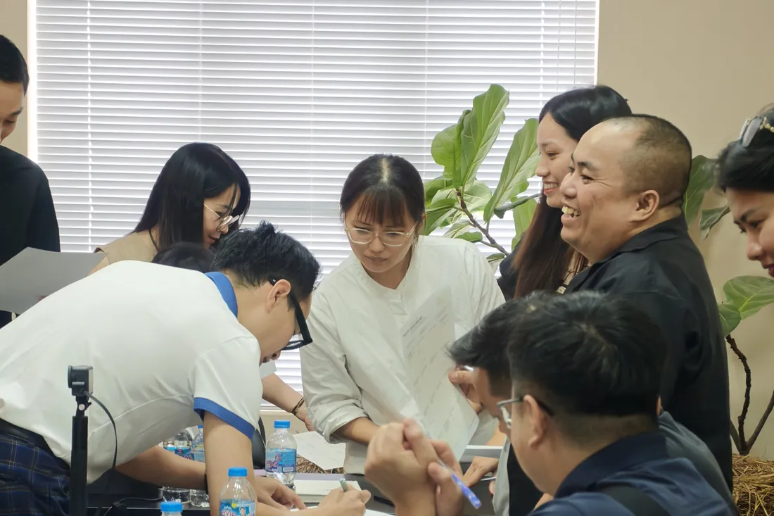 Xúm lại gỡ cho nhau, không ai ngồi im